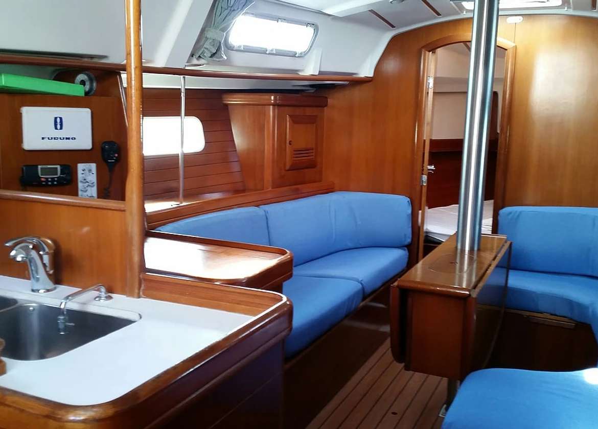 lounge sailing yacht oceanis 361 palma de mallorca