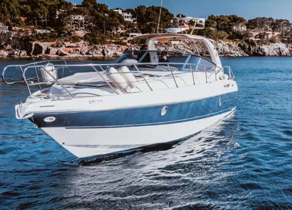 motor yacht charter cranchi 42 gin tonic mallorca