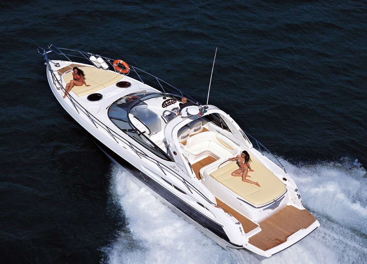 Motoryacht charter cranchi 42