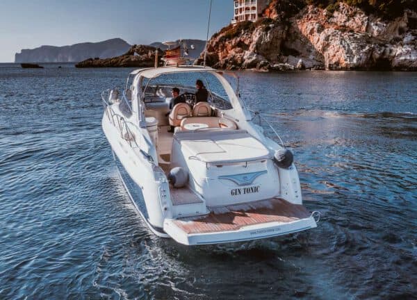 rear motor yacht charter cranchi 42 gin tonic mallorca