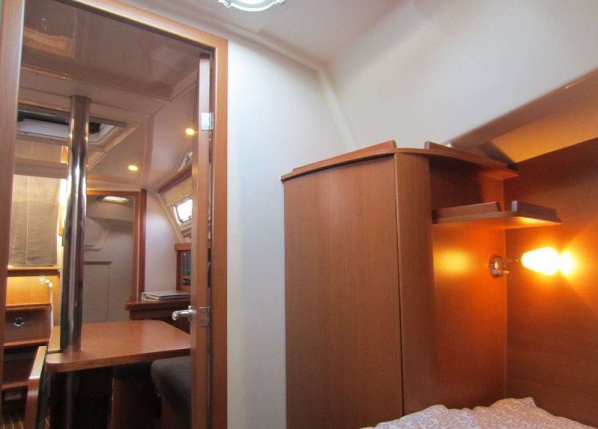 Segelyacht charter hanse 325 Mallorca Kabine