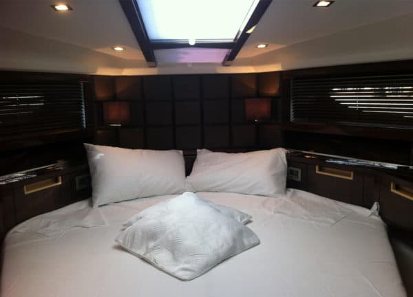 master cabin motor yacht galeon 420 fly habana iii