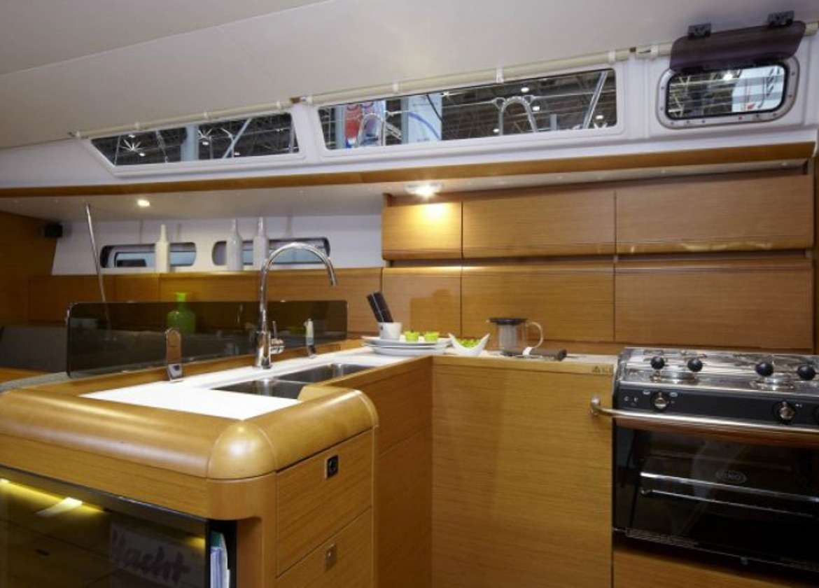 kitchen sailing yacht sun odyssey 439 mallorca