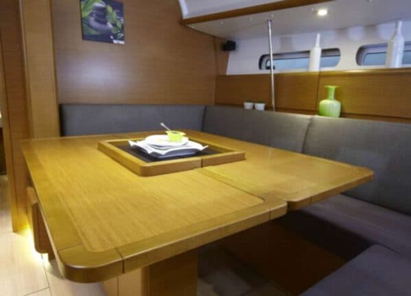 lounge sailing yacht charter sun odyssey 439 mallorca