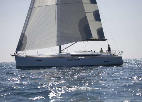 sailing yacht charter mallorca sun odyssey 439