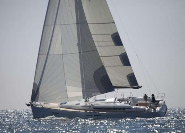sailing yacht sun odyssey 439