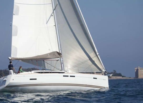 sailing yacht sun odyssey 439 mallorca