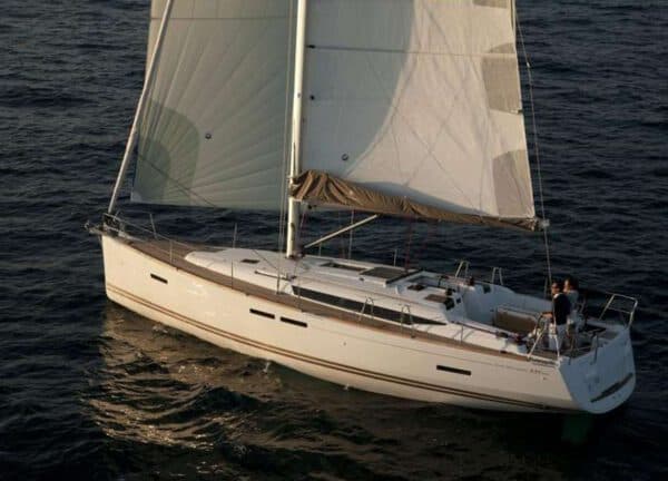 sailing yacht sun odyssey 439 mallorca charter