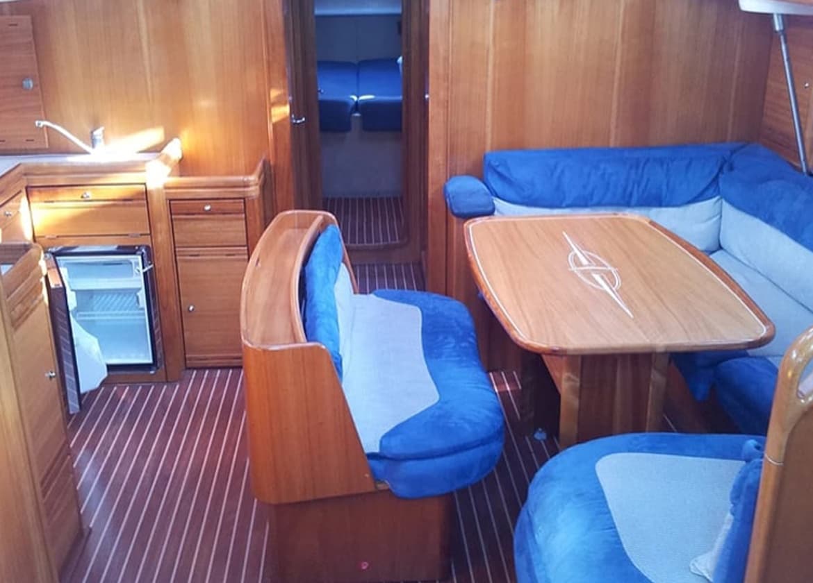 bavaria 46 sailing yacht salon