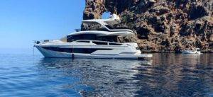 Motoryacht charter galeon 640 fly