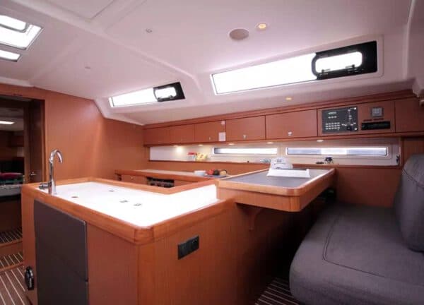 lounge sailing yacht bavaria 56