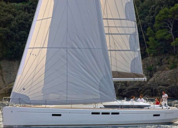 sailing yacht sun odyssey 519 mallorca charter