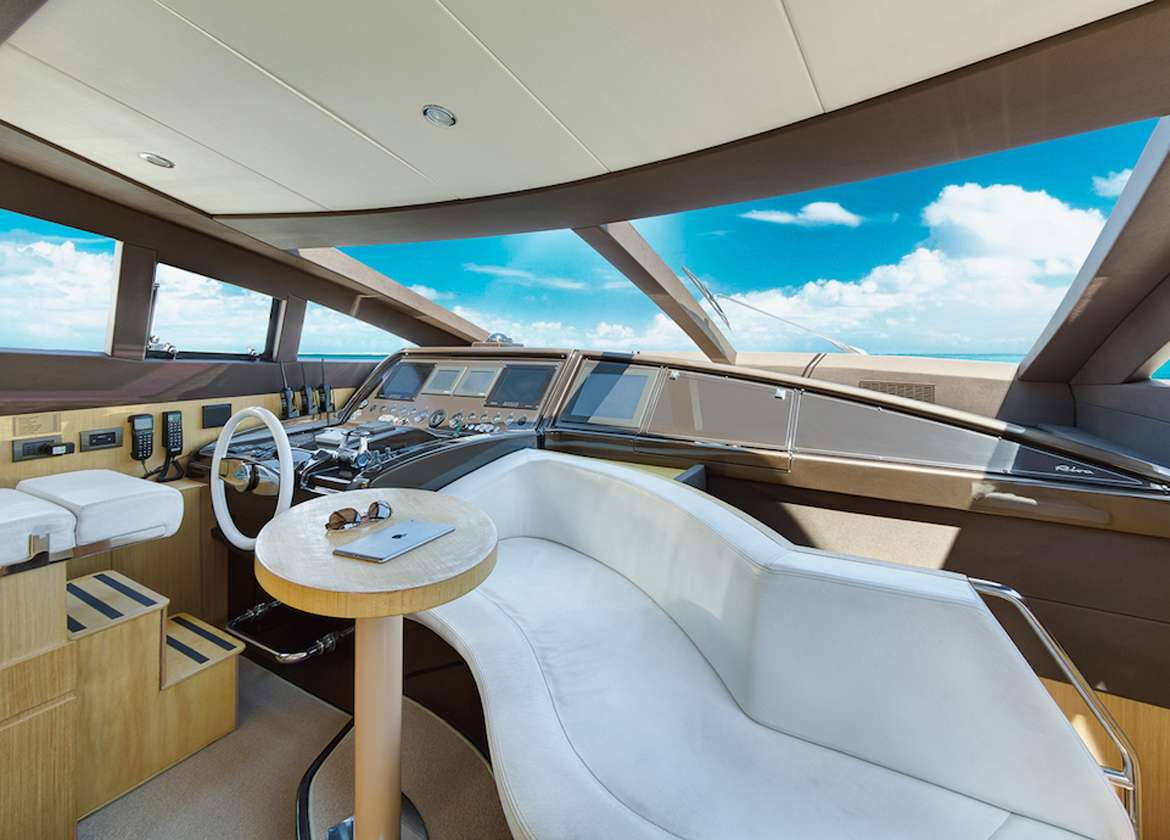 bridge motor yacht riva venere 75 ibiza