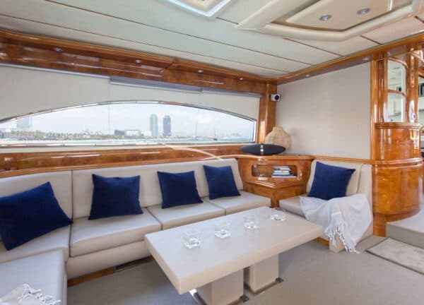 lounge motor yacht charter astondoa 72