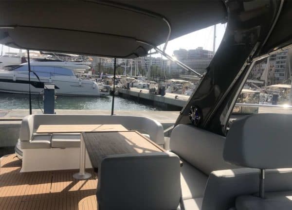 motor yacht bavaria s36 open mallorca cockpit