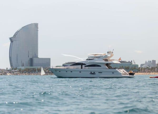 motor yacht charter astondoa 72