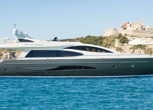 motor yacht charter riva venere 75 ibiza