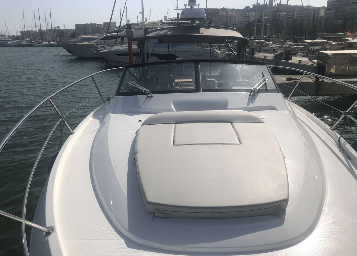 sunbed motor yacht bavaria s36 open mallorca