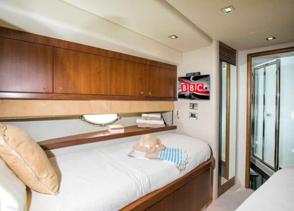 twin cabin motor yacht sunseeker manhattan 66 mediterrani mallorca