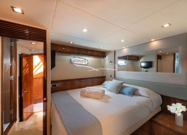 vip cabin motor yacht sunseeker manhattan 70