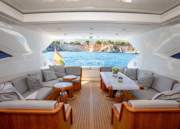 upperdeck motor yacht charter mangusta 72 thats amore
