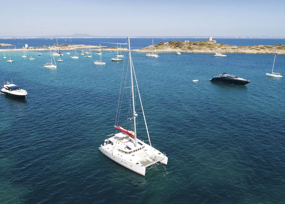 catamaran lagoon 500 twin dolphins mallorca charter