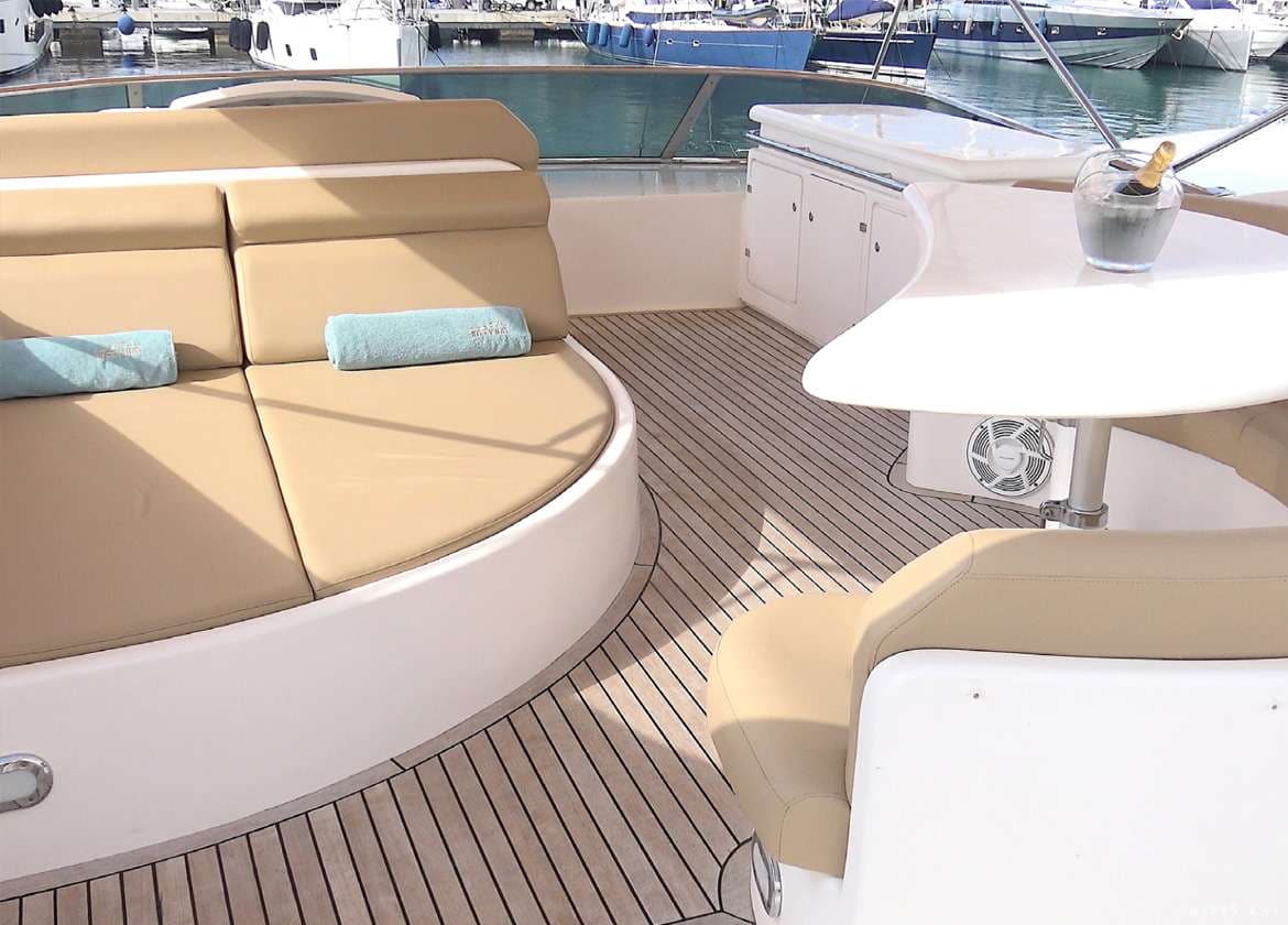 upperdeck motor yacht astondoa 72 kitty kat mallorca