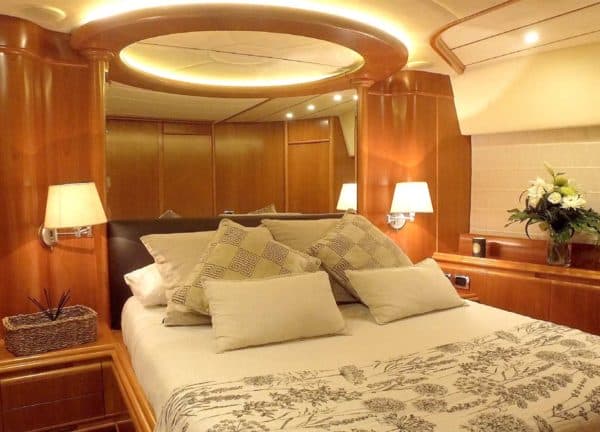 vip cabin motor yacht astondoa 72 kitty kat mallorca