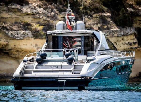 motor yacht riva 68 ego pendragon