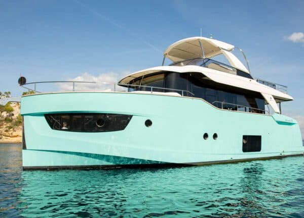 navetta 58 maybe5 motor yacht charter