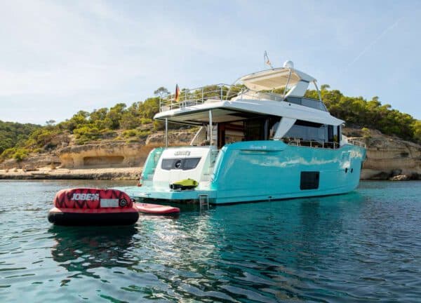 rear navetta 58 maybe5 motor yacht charter