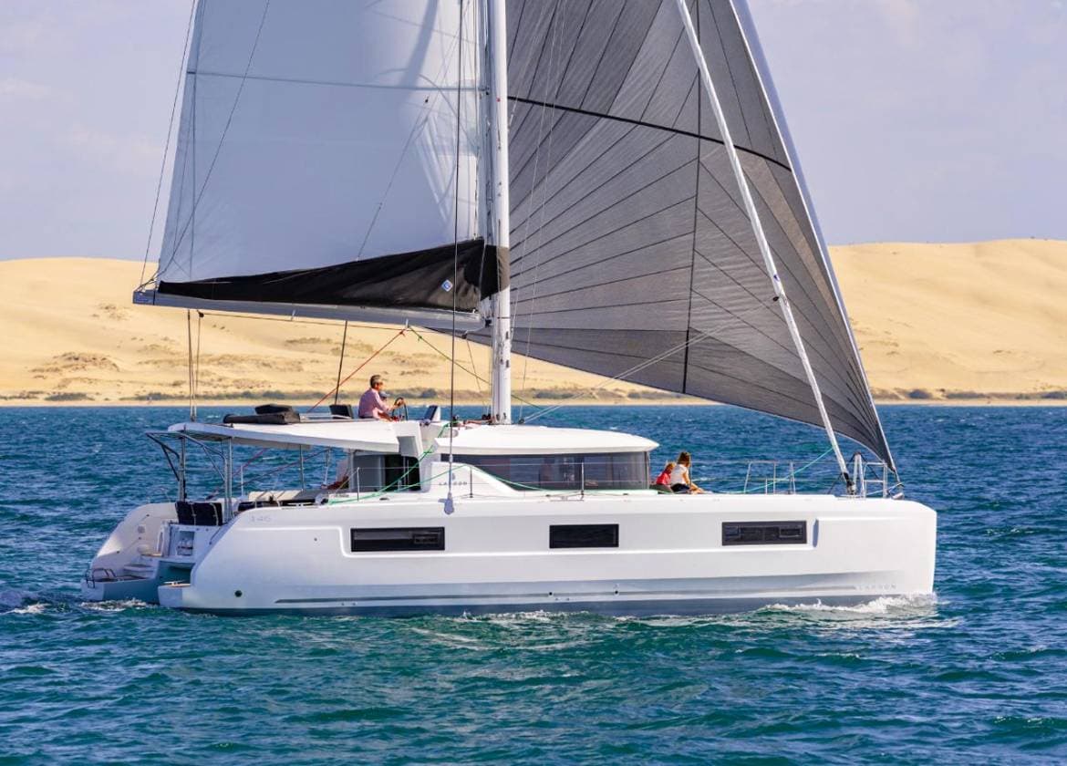 Katamaran lagoon 46 Charter Mallorca