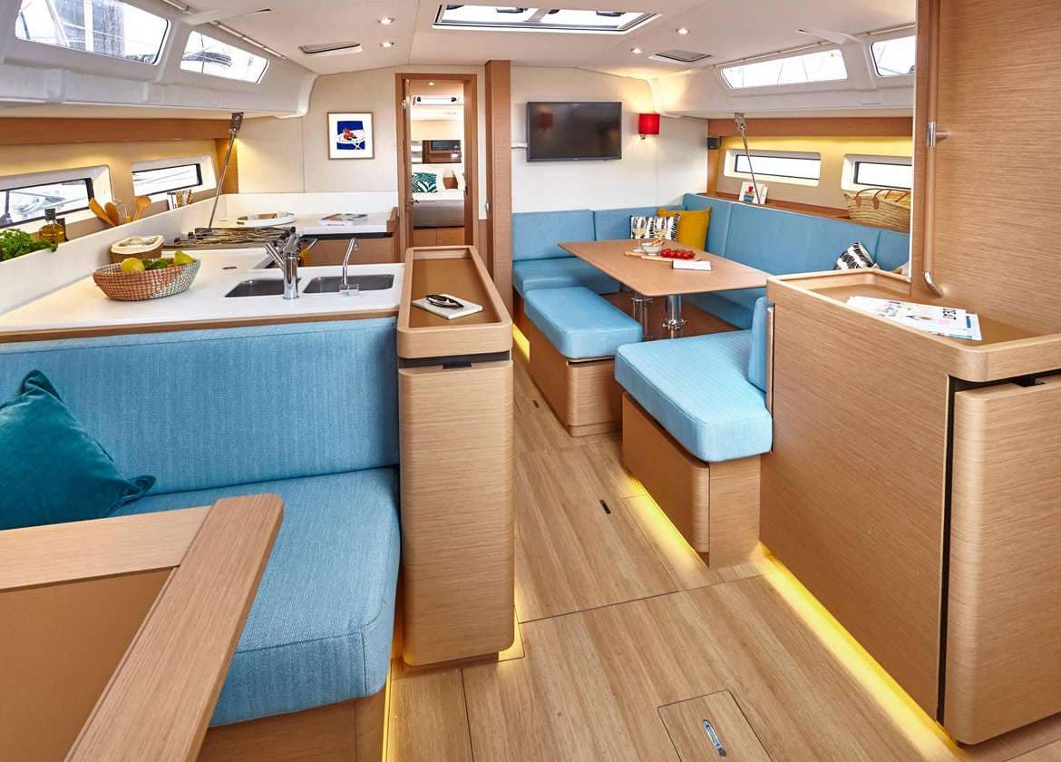 lounge sailing yacht jeanneau 490 mallorca