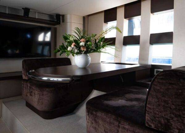 lounge motor yacht azimut 68s manzanos