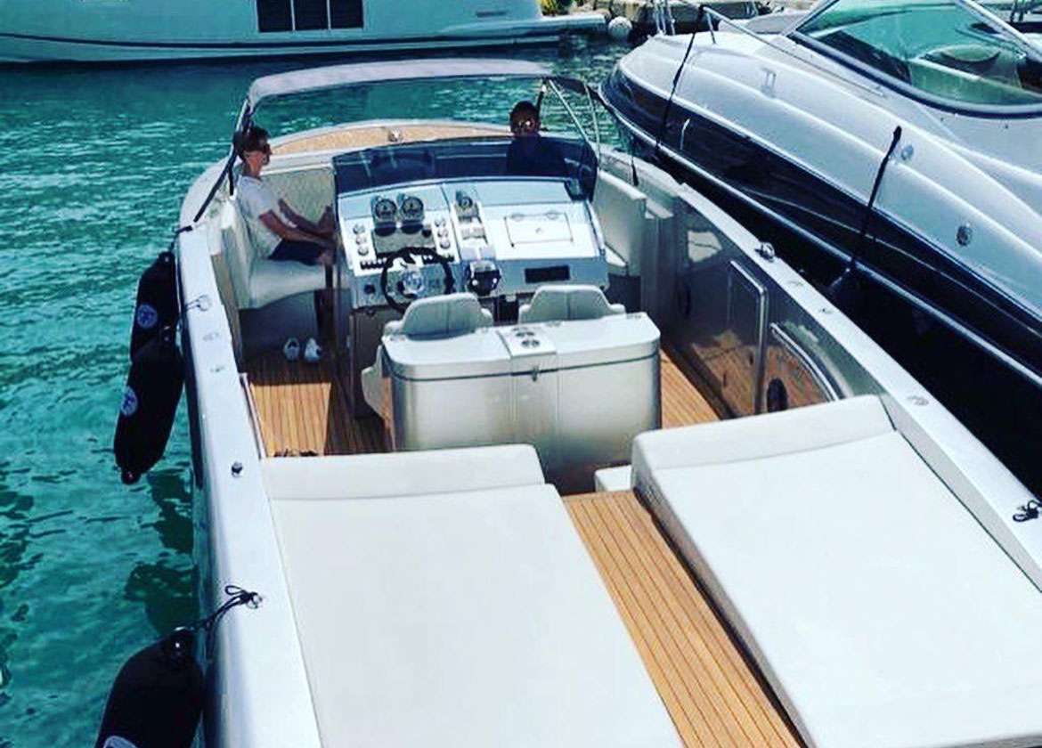 motor yacht charter frauscher 1017 lido jackie o mallorca harbour