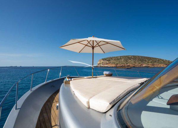 sunbeds motor yacht ibiza lobster 62 dhamma