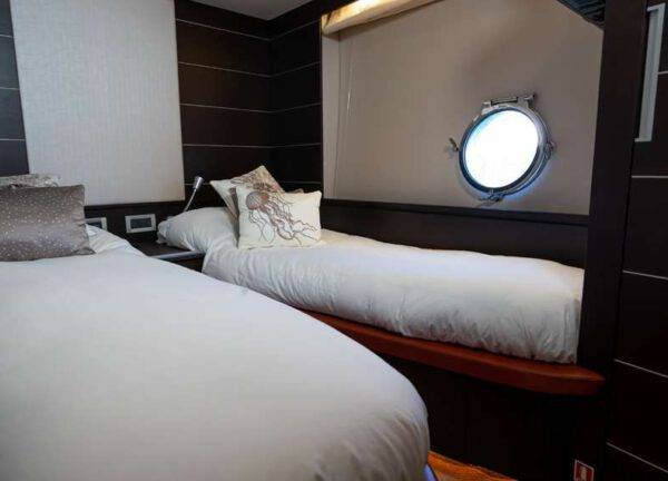 two bed cabin motor yacht azimut 68s manzanos