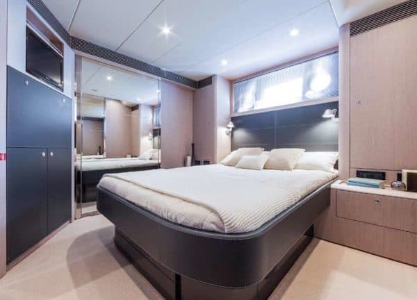 cabin motor yacht riva virtus 63 headquarters