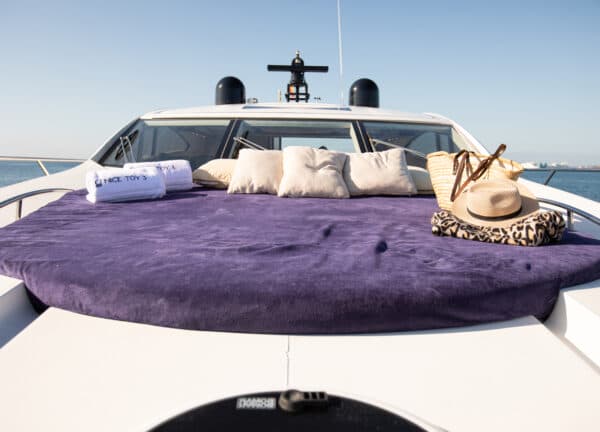 sunbeds luxury motor yacht sunseeker predator 72