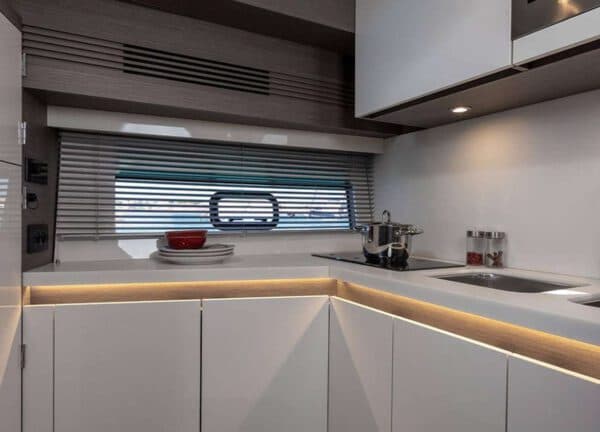 kitchen beneteau gran turismo 45