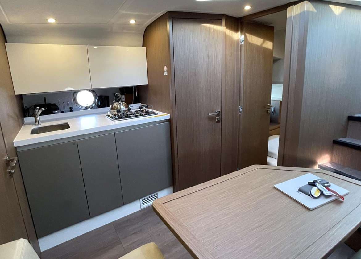 kitchen motor yacht beneteau gran turismo 40 midnight mallorca