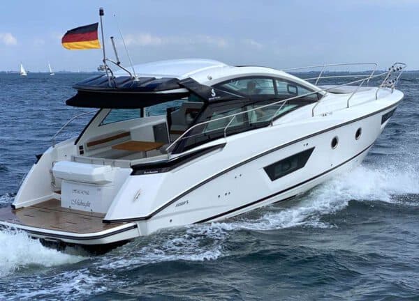 motor yacht beneteau gran turismo 40 midnight