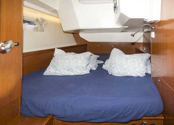 VIP Kabine Segelyacht oceanis 41 2012 charter Mallorca