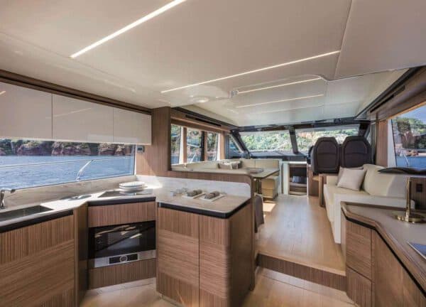 Küche Motoryacht absolute 52 fly ht 2019 Mallorca