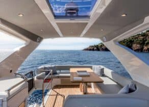 Oberdeck Sitzgruppe Motoryacht absolute 52 fly ht 2019 Mallorca