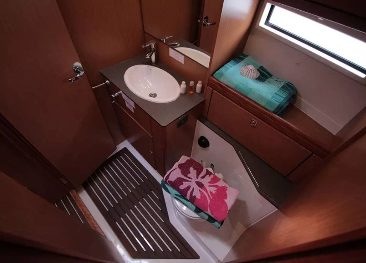 Badezimmer Segelyacht bavaria 56 cruiser Mallorca