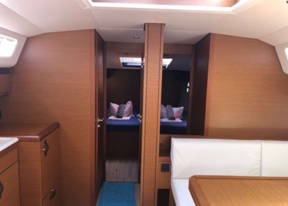 Lounge Segelyacht charter jeanneau 54