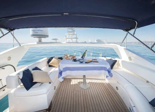 Flybridge Motoryacht sunseeker manhattan 66 mediterrani