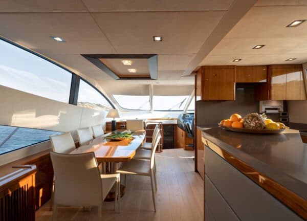 Salon Motoryacht sunseeker manhattan 70 ibiza