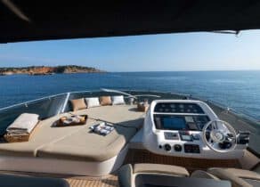 Sonnenbetten Motoryacht sunseeker manhattan 70 ibiza